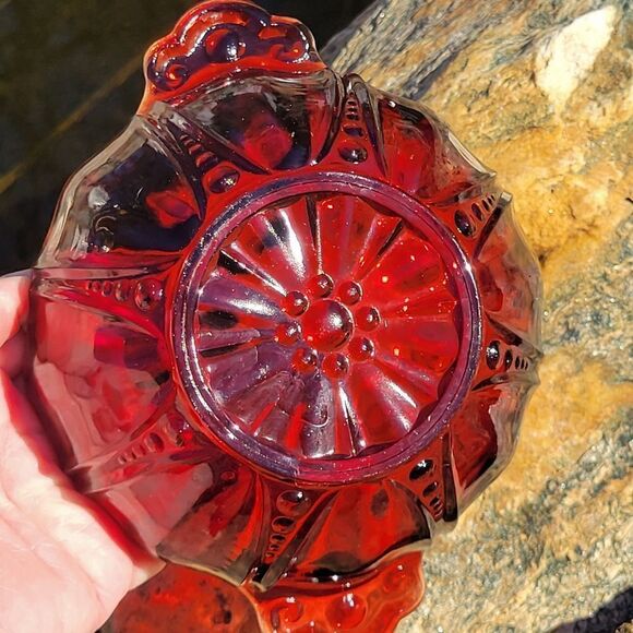 Anchor Hocking Royal Ruby Oyster and Pearl Bowl - Picture 4 of 10